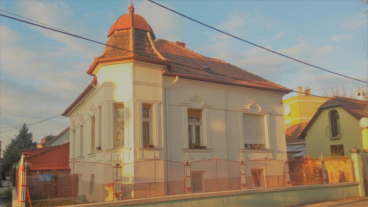 Hostel Maros Дьёр Экстерьер фото