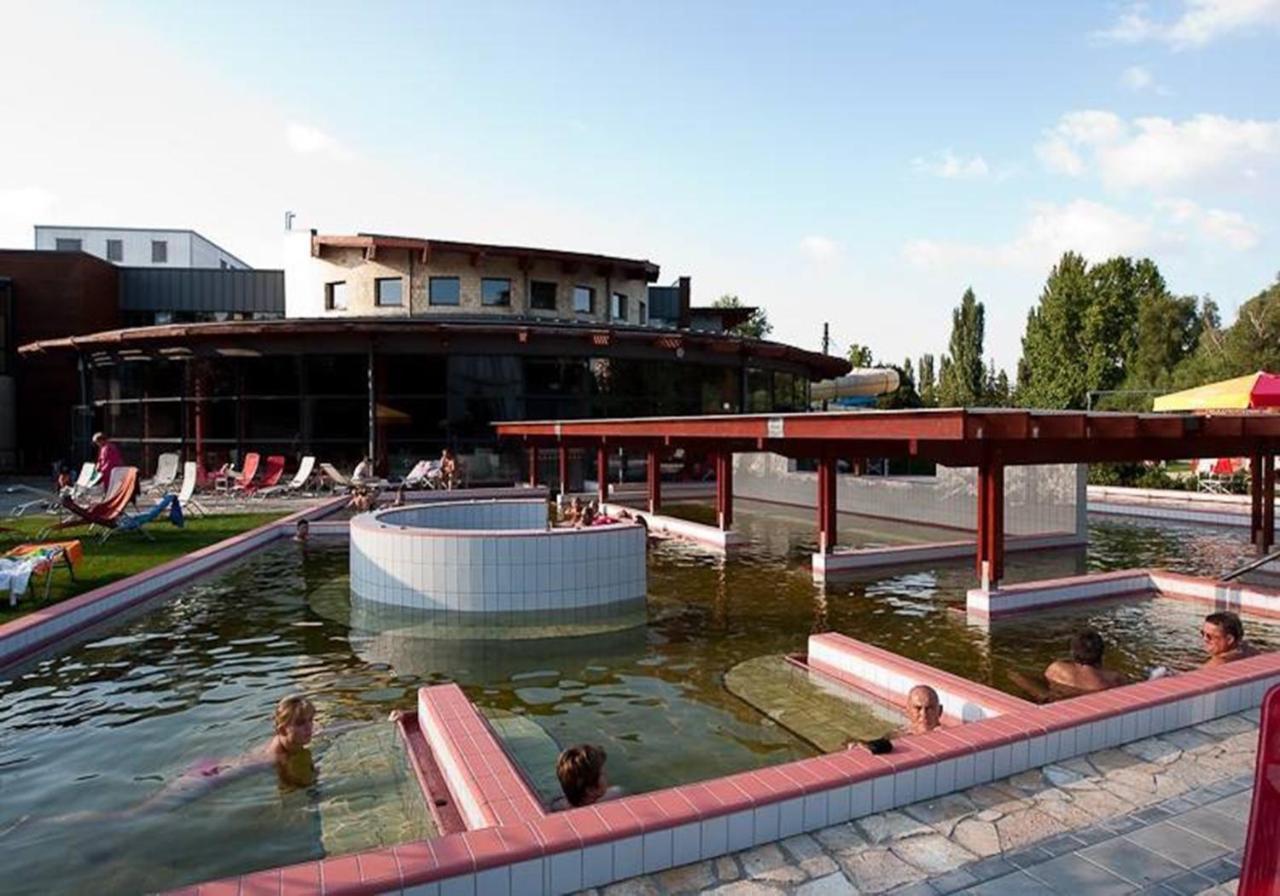 Hostel Maros Дьёр Экстерьер фото
