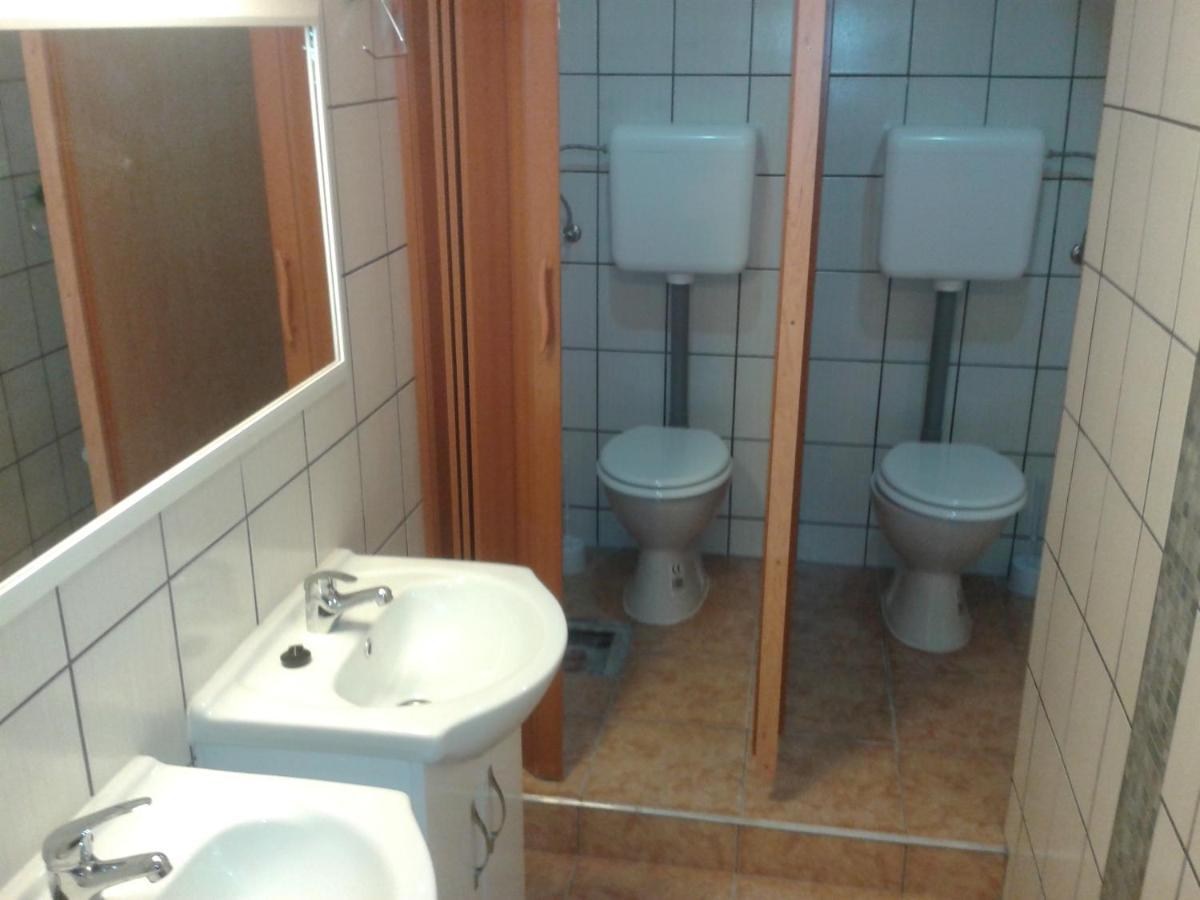 Hostel Maros Дьёр Экстерьер фото