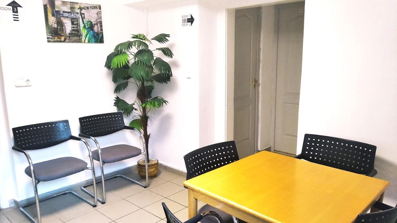 Hostel Maros Дьёр Экстерьер фото