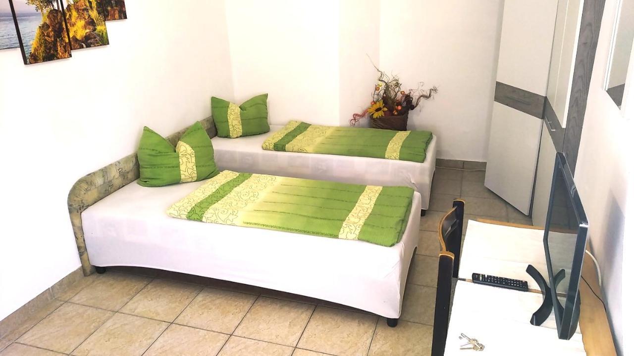 Hostel Maros Дьёр Экстерьер фото
